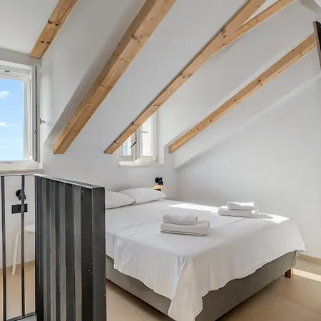 Tiny Secret House شقة