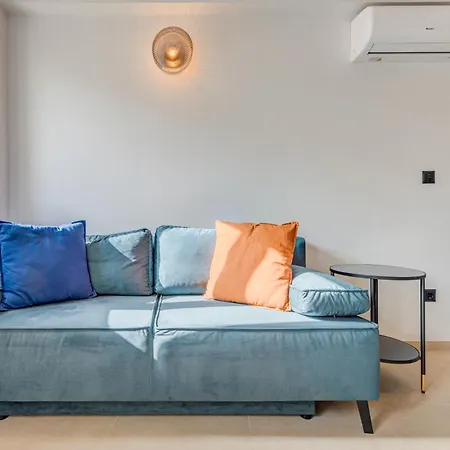 Tiny Secret House * Komiža