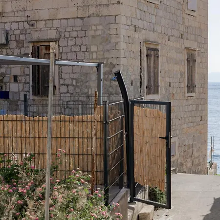 Apartment Tiny Secret House *