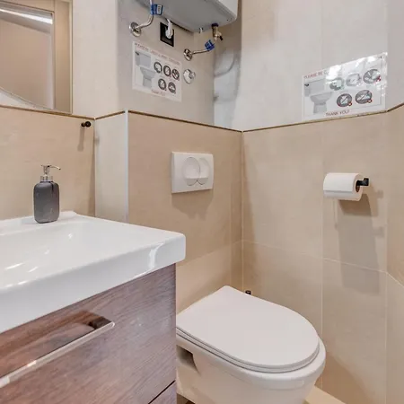 Tiny Secret House * Komiza